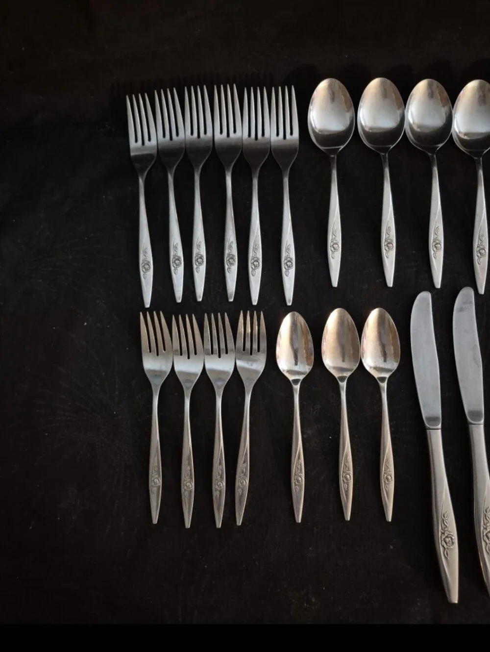 Oneida oneidacraft flatware lasting rose 33 piece lot silverware